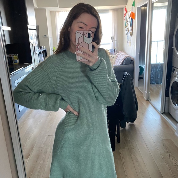 H&M oversized woollen dress! Super soft 💚 - Picture 2 of 4